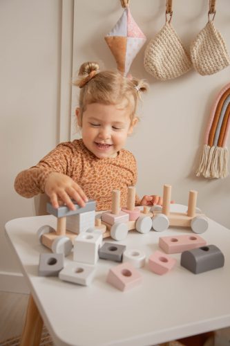 Játékvonat építőelemekkel RÓZSASZÍN