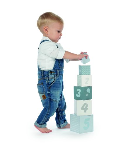 Fa építőkocka számokkal KÉK