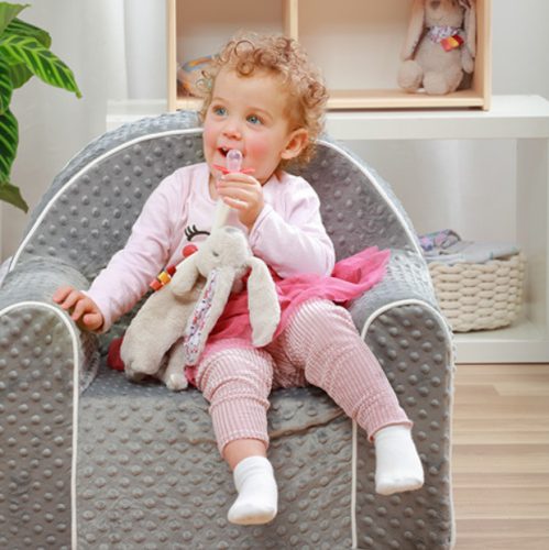 Szundikendő cumitartóval NYUSZI