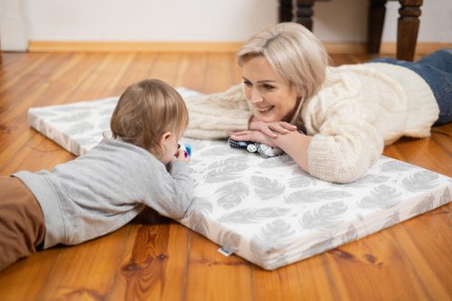 Összehajtható utazóágy matrac 120x60 cm ERDEI ÁLLATOK