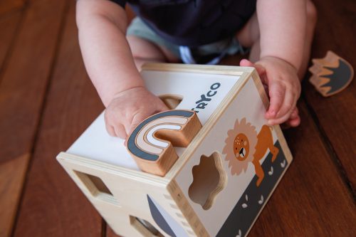 Formabedobó lábnyomos